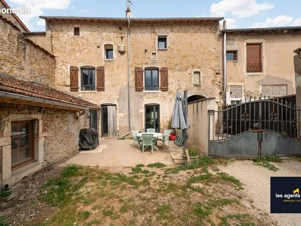 Maison 7 pièces 226 m²