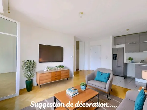 SAINT GERMAIN EN LAYE - BEL APPARTEMENT AU CALME