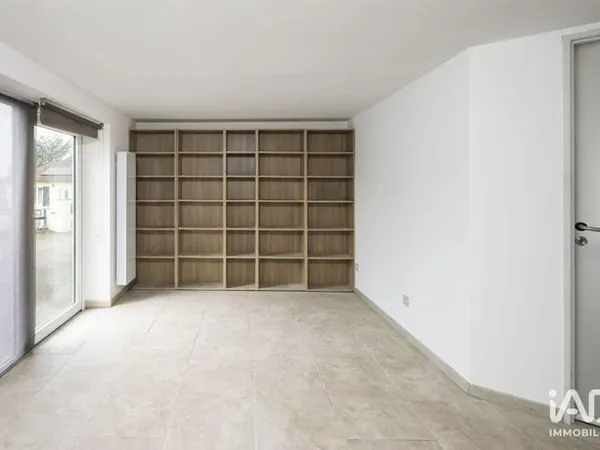 Maison 3 pièces 270 m²