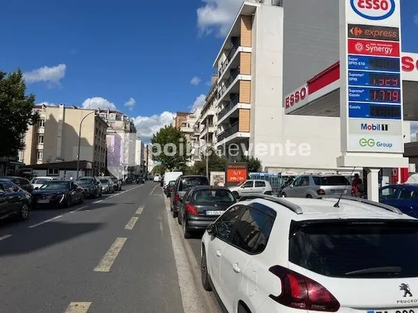 Local commercial 111 m²