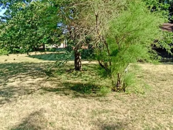 Terrain 2700 m²