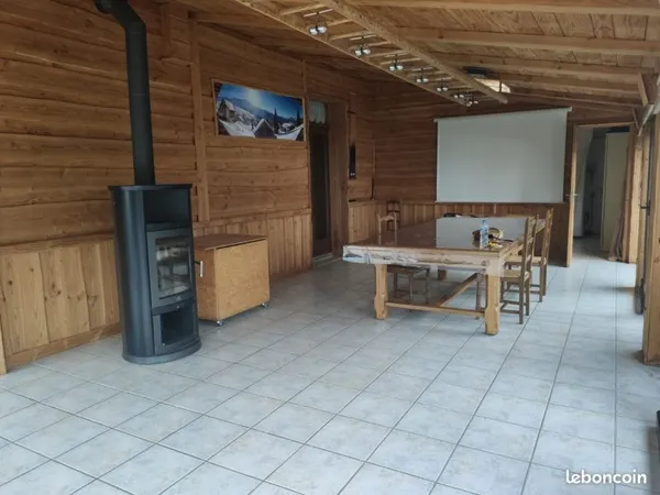 Maison 230 m² - 8 pièces - terrain 1000 m² - garage 75 m²