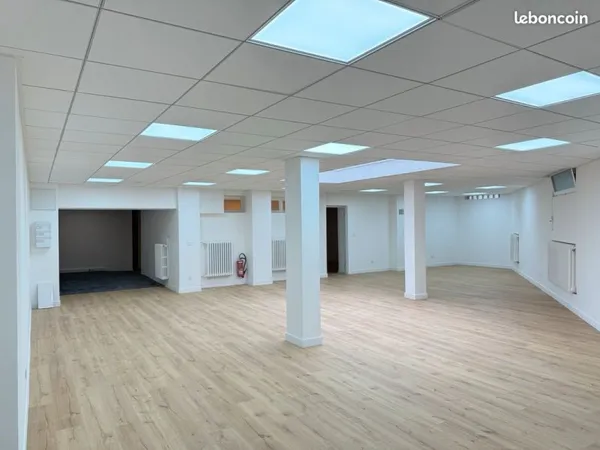 Bureaux Atypiques dans un style loft proche Albigny
