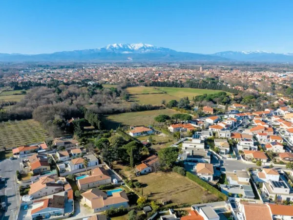 Terrain 698 m²