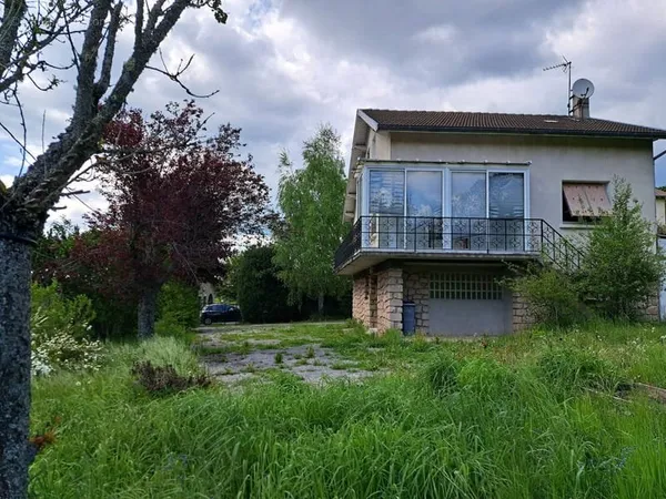 Proche d'Yssingeaux, de Dunières ou Montfaucon maison des années 70 avec jolie vue