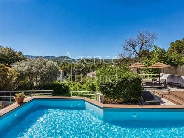 Maison 5 pièces 140 m²
