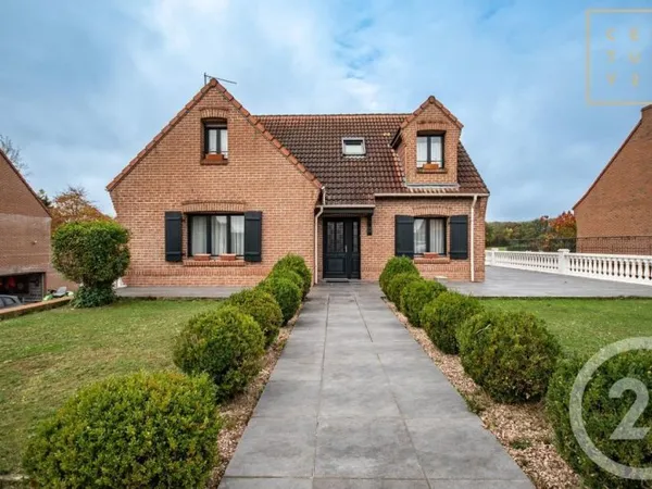 Maison 7 pièces 231 m²