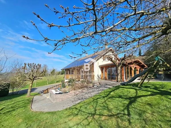 MAISON FAMILIALE
