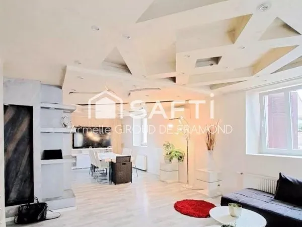 Située aux pieds des Vosges à Uffoltz (68700), cette grande maison familiale rénovée en 2020 de 177m