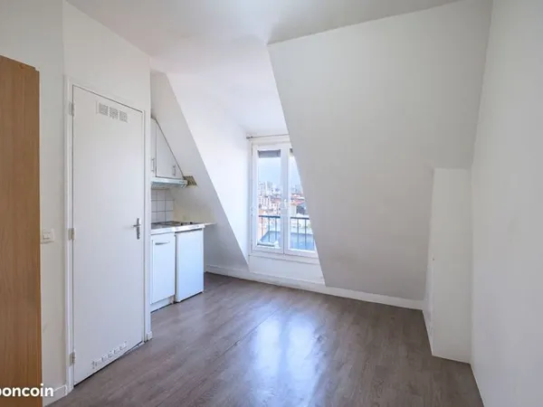 Studio 1 pièce 13 m²