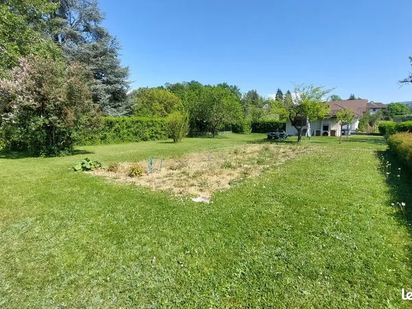 Terrain constructible 900 m² | Chavanod | Exposition Sud-Ouest