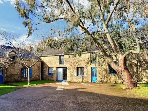Maison 9 pièces 310 m²