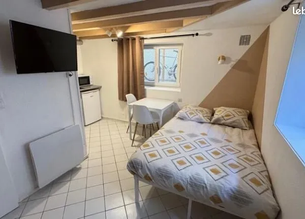 Location studio - pau