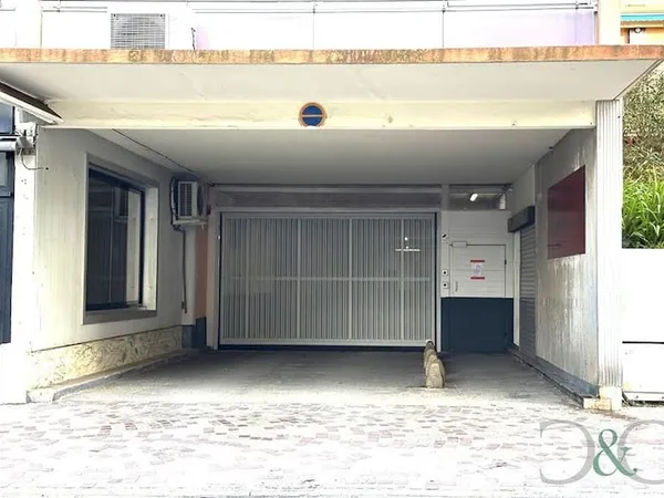 Parking 12 m²