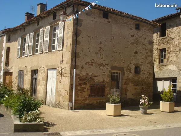 2 GRANDES MAISONS 340M² DU 19s GRANGE COUR A RENOVER CENTRE DE CHATEAUPONSAC