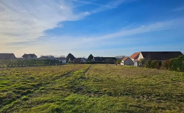 Deux terrains à vendre à OUROUX SUR SAONE - 800 m² chacun