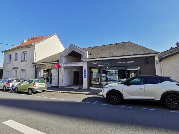 Bureau - Local professionnel 20 m² + espace commun à La Chapelle Sur Erdre - hyper centre