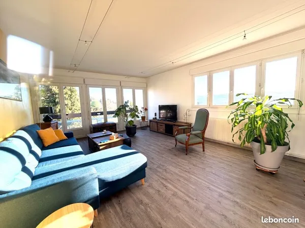 Appartement avec balcon - 106 m² - 4 chambres