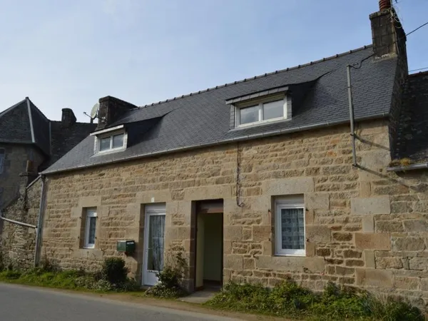 MAISON EN PIERRES