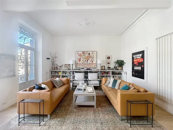 Appartement Haussmannien de 155 m2 de caractère et lumineux