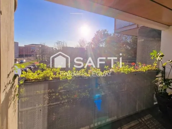 Bel appartement avec grand séjour et balcon orientés sud