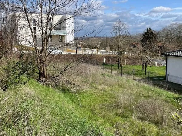Terrain Ramonville avec PC Villa T5 accordé