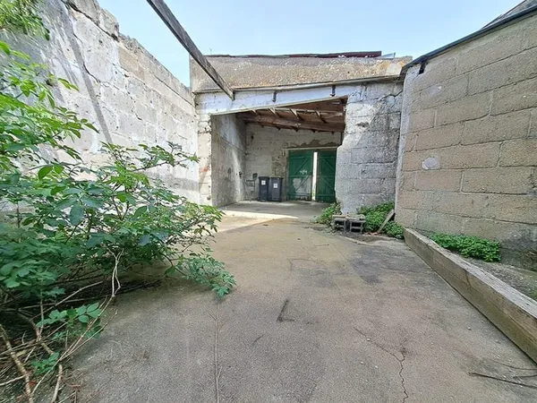 GARAGE A REHABILITER DANS BEAUVOIR SUR MER