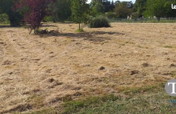 Terrain 2770 m² Saint-Vivien-de-Médoc