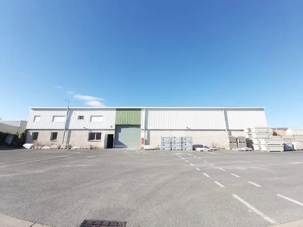 Local 986 m²