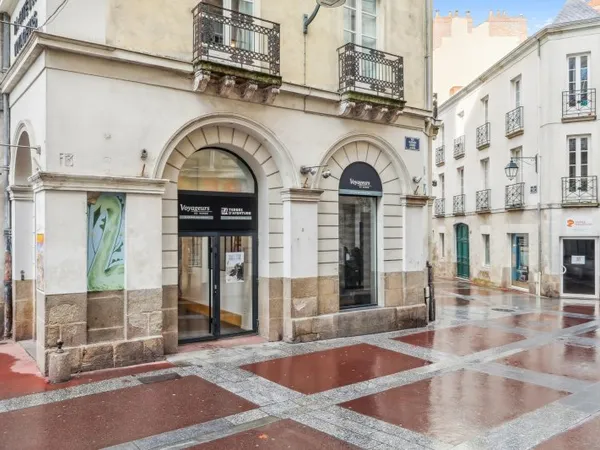 Local professionnel 368 m²