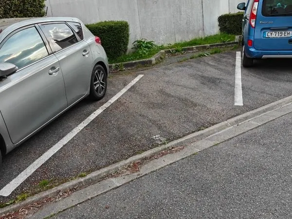 Place de parking à Ivry-sur-Seine sécurisée