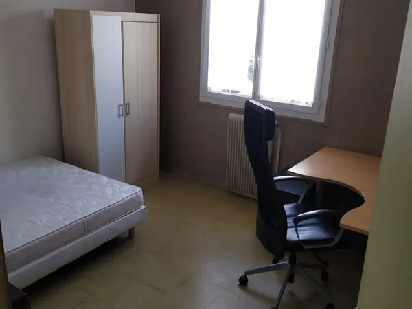 Chambre dans colocation à 10 min de Libourne