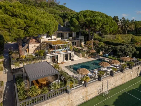 CANNES CROIX DES GARDES - VILLA MODERNE - 4 CHAMBRES