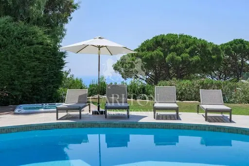 Villa 12 pièces 416 m²