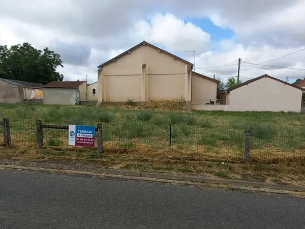 Terrain à bâtir - 823 m²