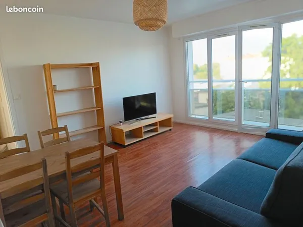 1 chambre disponible appartement T4 (colocation)