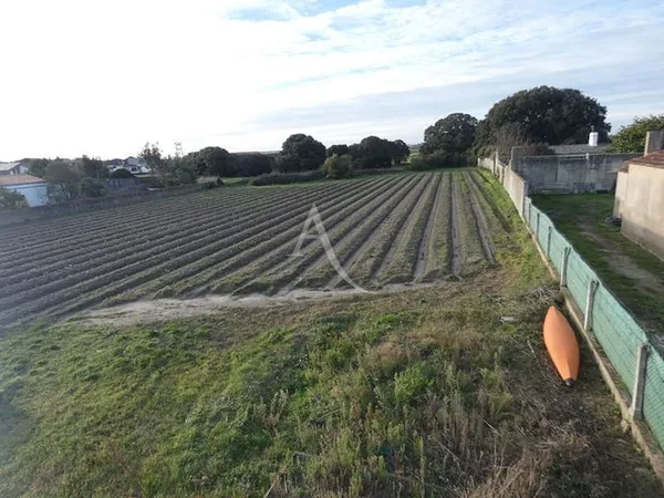 Terrain 1073 m²