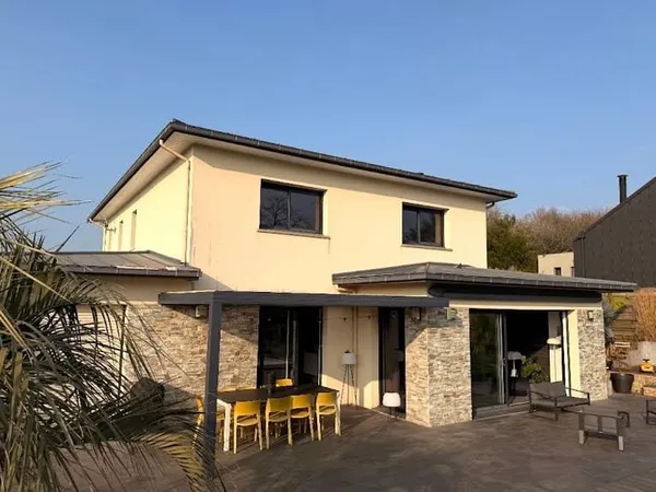 Maison 6 pièces 235 m²