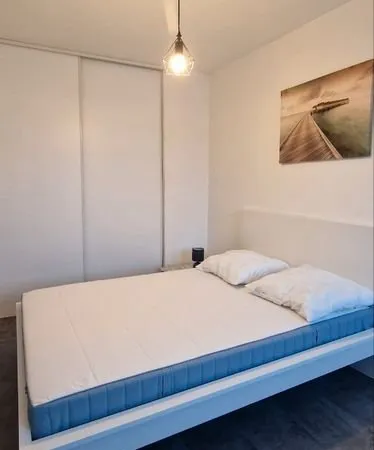 F2 Meublé de Charme, Quartier Dornach, Mulhouse, Prêt-à-Vivre