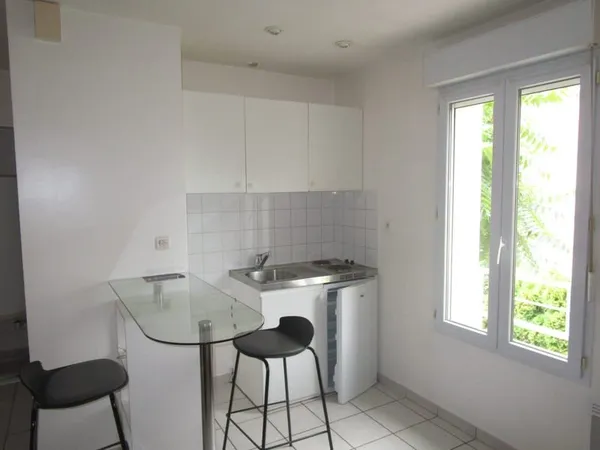 STUDIO 18 m2 QUARTIER MIRANDE - UNIVERSITÉS
