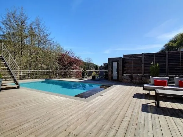 Maison 7 pièces 180 m²