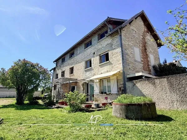 Maison 12 pièces 237 m²