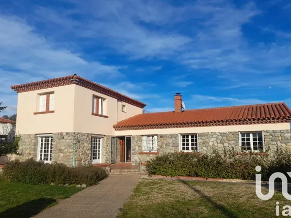 Maison 8 pièces 217 m²