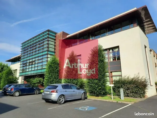 BUREAUX 701 m² CLERMONT FERRAND