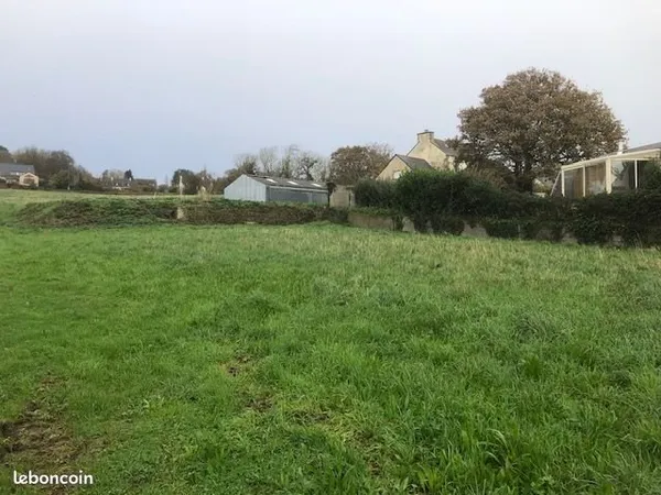Vends terrain à bâtir