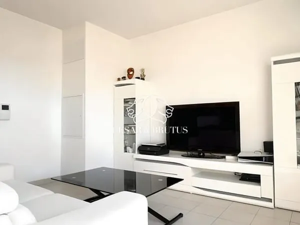 ST PRIEST (Centre) - Appartement T3 (61 m2) - Dernier étage - T