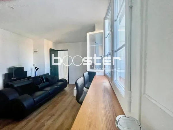 Jolimont - 2 pièces 31 m² au 8e et dernier étage avec ascenseur, à deux pas du métro