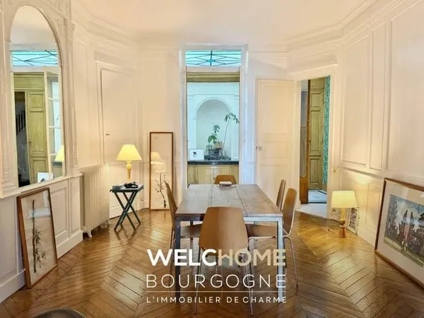 Appartement 10 pièces 324 m²