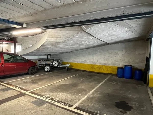 Parking 12 m²