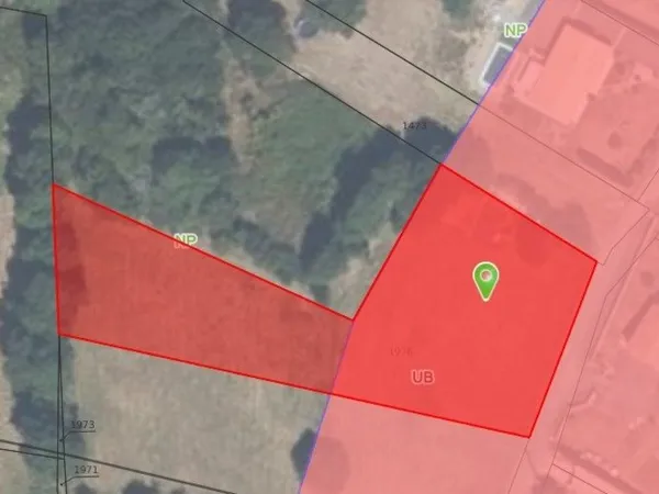 Terrain constructible à vendre — Exideuil-sur-Vienne (Charente)